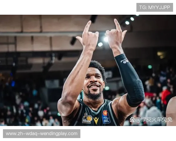 昨晚欧冠比赛结果一览：昨夜欧冠赛场的精彩进程和最终结果